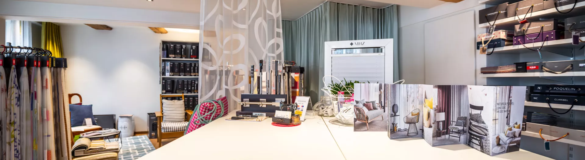 Atelier mit grosser Auswahl und Mustern bewährter Lieferanten 