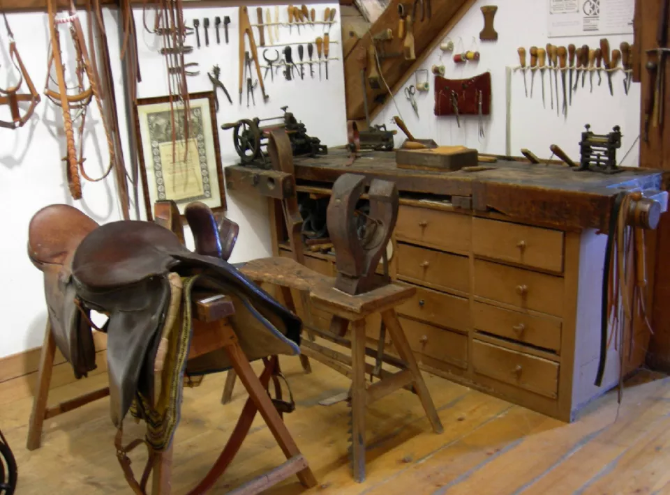 Bild einer Sattlerei - wie es früher war